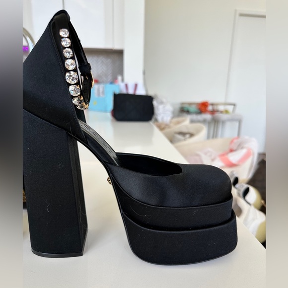 VERSACE MEDUSA AEVITAS PLATFORM PUMPS - Picture 5 of 9